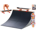 Skateboard 9,5cm kov s rampou na kartě